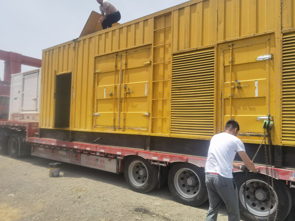 播州除了负载情况和发动机维护，还有哪些因素会影响 200kw 柴油发电机的油耗？